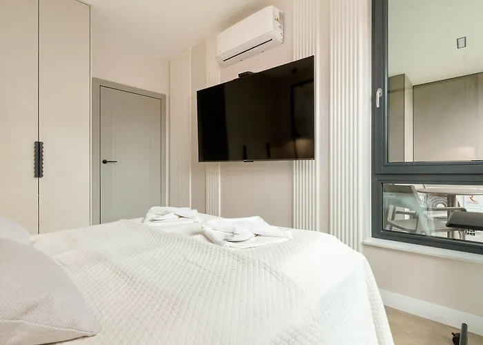 Lägenhet Luxury With Parking And Air Conditioning In By Renters Prestige