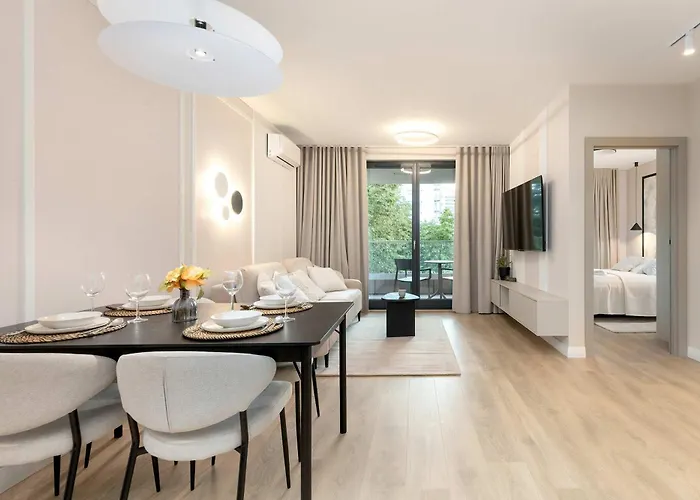 Lägenhet Luxury With Parking And Air Conditioning In By Renters Prestige